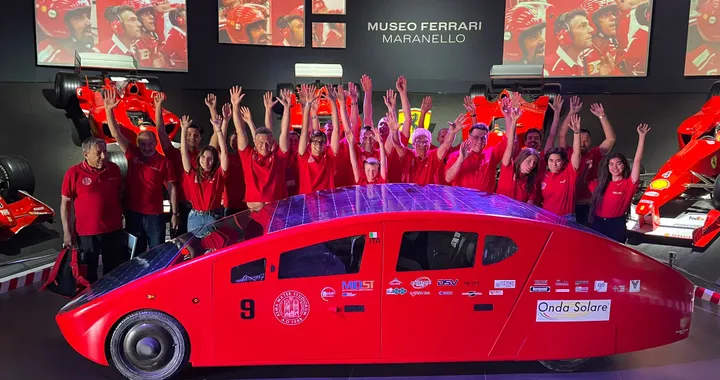 Emilia 5, ecco la nuova auto solare. 5 metri quadrati di pannelli fotovoltaici sul tetto