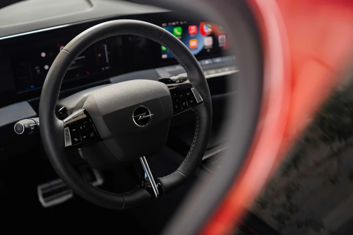 Airbag Takata difettosi, svolta in Italia: Opel obbligata a informare i clienti