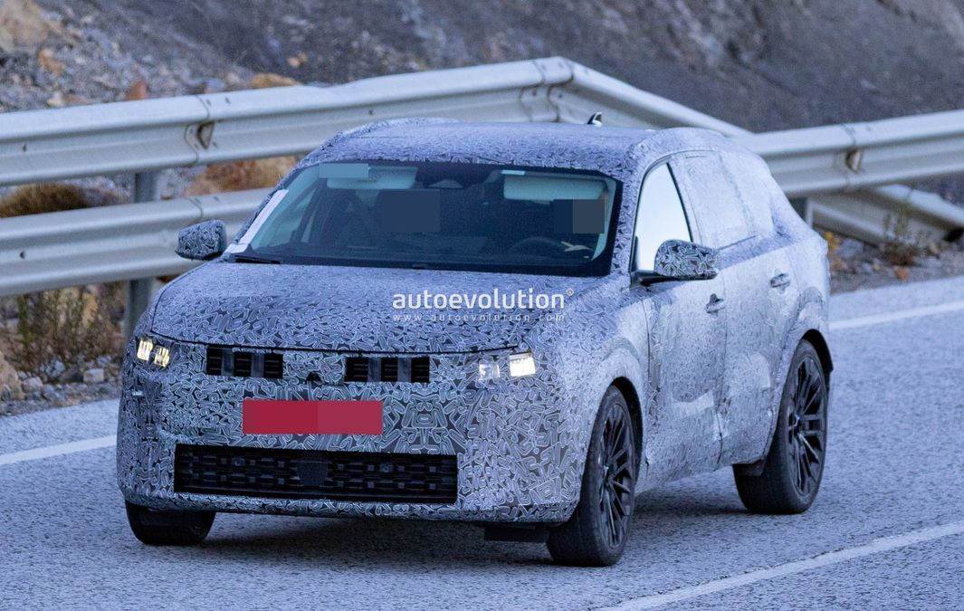 La nuova Dacia C-Neo si prepara a sfidare il mercato europeo: debutto nel 2026