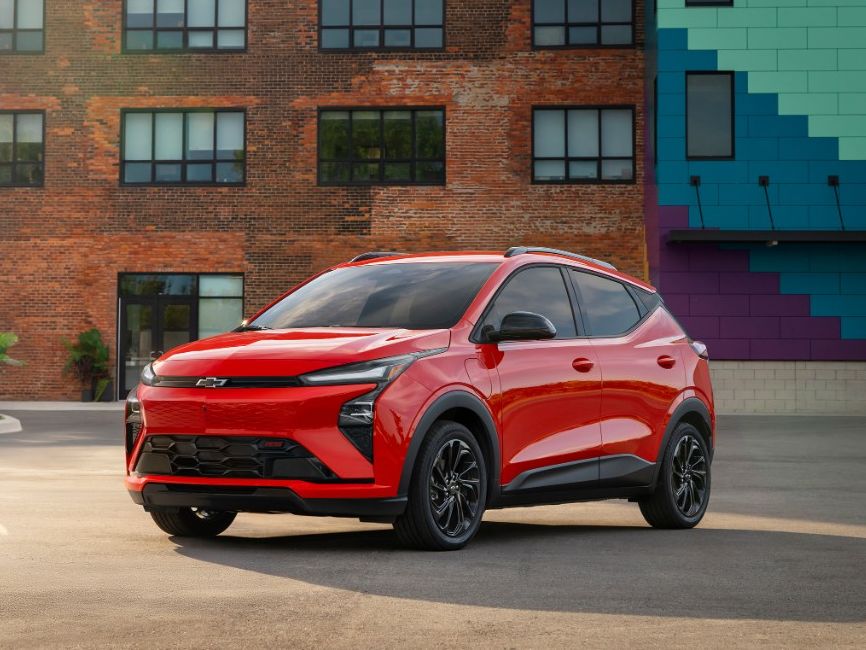 Torna la Chevrolet Bolt e punta su autonomia e tecnologia