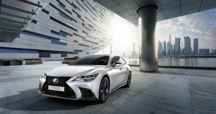 Lexus LS si aggiorna in Europa con nuove tecnologie ed una sicurezza maggiore