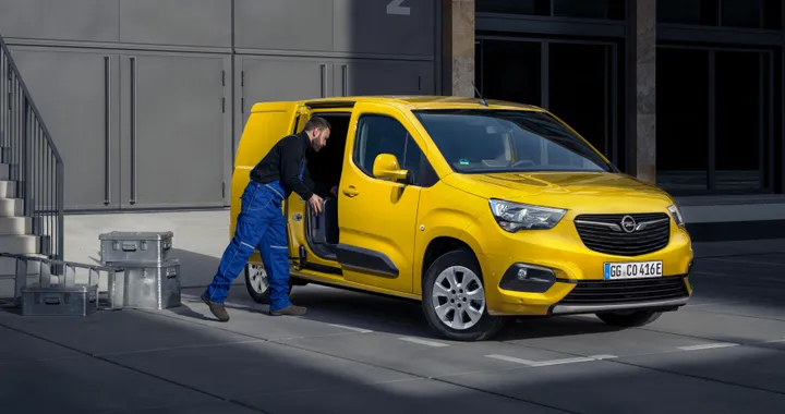 Opel Combo-e Cargo, al via in Italia gli ordini del furgone elettrico