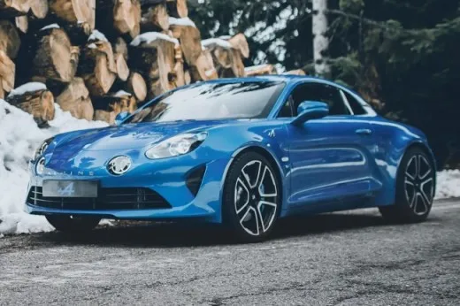 Alpine A110: piccola, agile e veloce