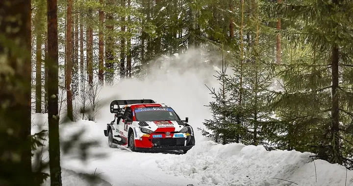 Kalle Rovanpera fa suo il Rally di Svezia 2022: festeggia Toyota