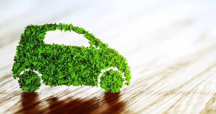 Incentivi auto elettriche 2025, il Codacons attacca: sono discriminatori, metà popolazione esclusa