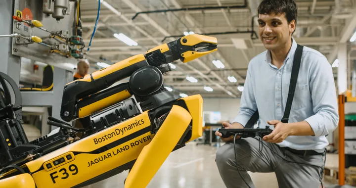 Jaguar Land Rover investe in robotica: Rover per la manutenzione degli impianti