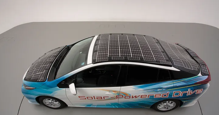 Toyota: con i futuri pannelli solari più autonomia per ibride ed elettriche