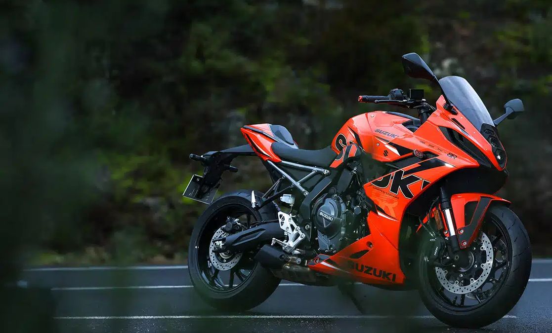Suzuki GSX-8R: look "Hayabusa 25th" per  &hellip;