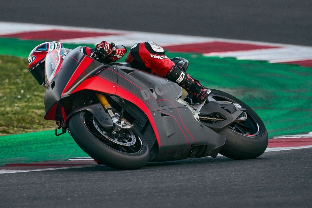 La Ducati elettrica di MotoE debutta in pista. Primi giri a Misano ...