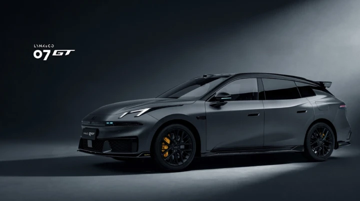 Lynk & Co 07 GT: la prima wagon del brand è un'ibrida plug-in da 400 CV