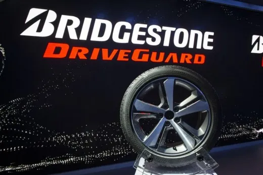 Bridgestone DriveGuard viaggia per 80 km in caso di foratura | VR video