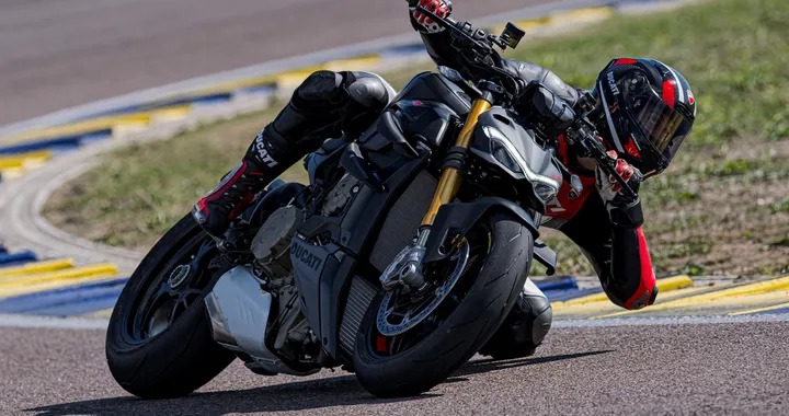 Ducati Streetfighter V4, nel 2023 la gamma dell'hyper-naked si evolve