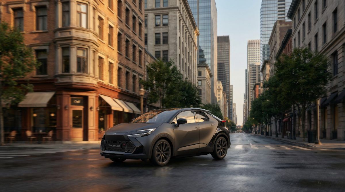 Toyota C-Hr con look rinnovato e nuovi cerchi per la gr sport, in un'immagine di design sportivo e moderno