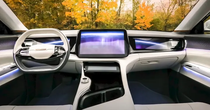 Stellantis con Foxconn per lo sviluppo di cockpit digitali e servizi connessi