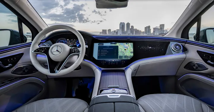 Mercedes porta ChatGPT all'interno delle sue auto con MBUX