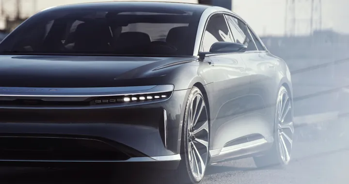 Lucid Air: tutto sulla più potente berlina elettrica che sfida Tesla con 832 km