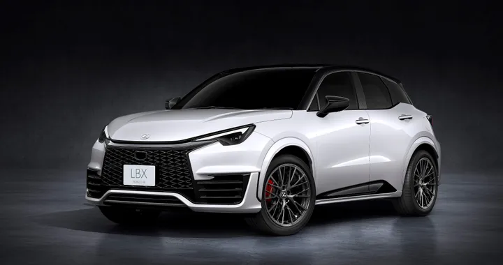 Lexus LBX Morizo RR, debutta il crossover sportivo firmato da Akio Toyoda