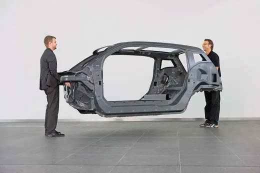 Più plastica nel futuro dell'auto, meno peso e consumi