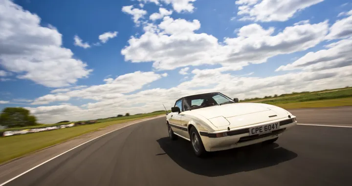 Mazda RX-7, l'icona sportiva compie 40 anni