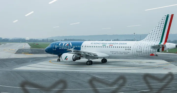 Aeroporti ad emissioni zero, Trieste punta sul solare e pone la scadenza al 2027