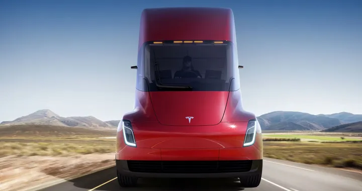 Tesla Semi arriverà anche in Europa, la conferma di Elon Musk