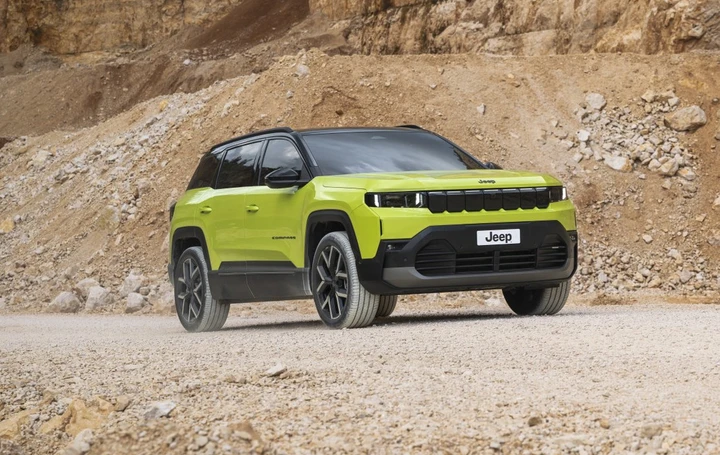 Nuova Jeep Compass, adesso è anche ibrida Plug-in: ecco caratteristiche e prezzi