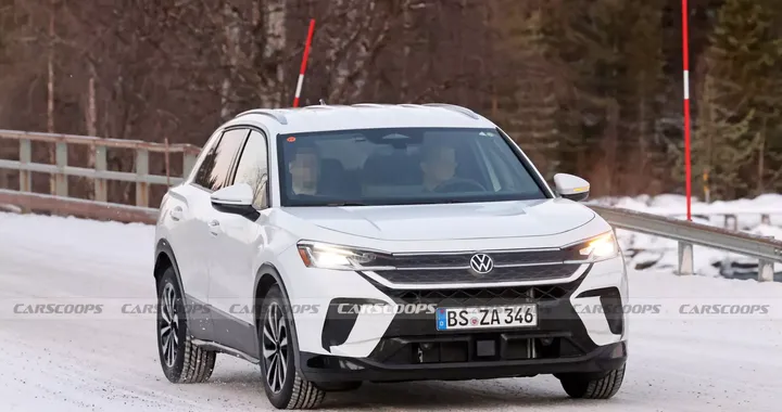 Volkswagen T-Roc, quasi pronta la seconda generazione. Arriva nel 2025