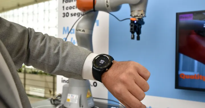 Seat promuove l'industria 4.0 con robot collaborativi e realtà aumentata