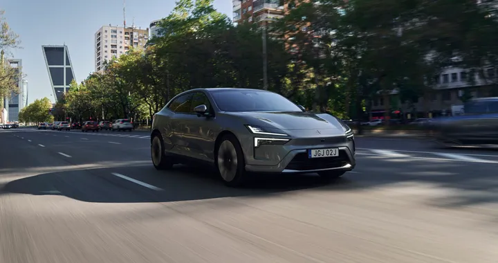 Polestar 4, prime consegne in Italia del nuovo SUV Coupé elettrico