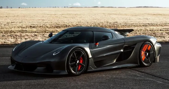 La Koenigsegg Jesko Absolut infrange un nuovo record di velocità