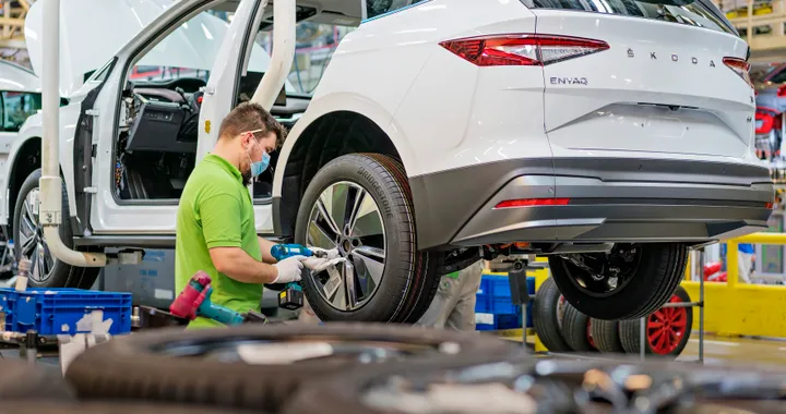 Skoda Enyaq iV, riparte la produzione del SUV elettrico