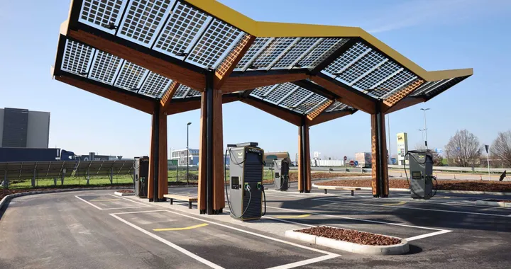 Fastned debutta ufficialmente in Italia. Aperta la prima stazione di ricarica
