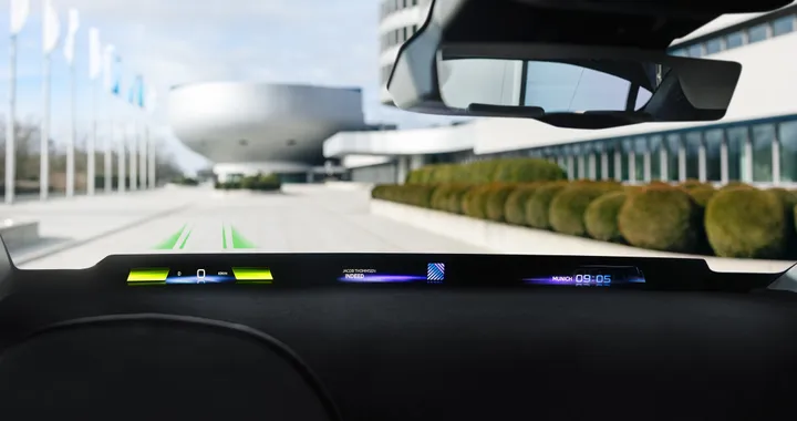 BMW Panoramic Vision, il nuovo Head-Up Display debutterà nel 2025