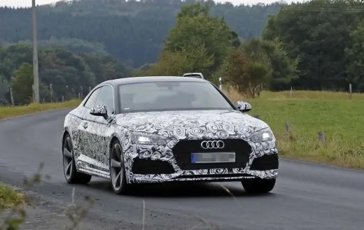 Audi RS5: più pompata che mai | FOTO SPIA