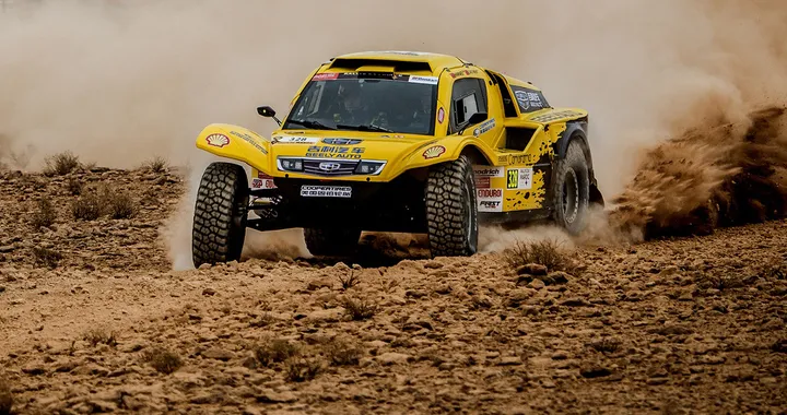 Geely alla Dakar con un buggy alimentato a metanolo