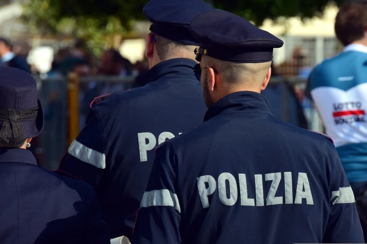 Meccanico usa le auto dei clienti per scopi personali: denunciato