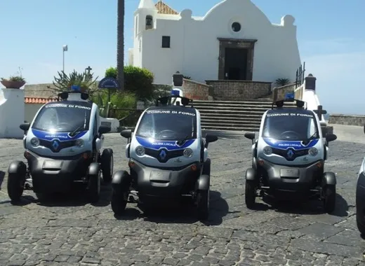 Renault, Napoli e Ischia: a tutta Twizy