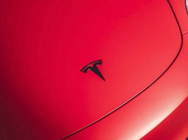 Tesla, è la fine di un’era: consegnati gli ultimi esemplari delle Signature Edition