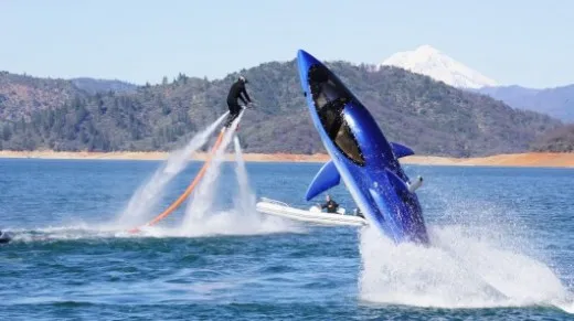 The Jetovator: mezzo acquatico alternativo per divertimento assicurato (video)