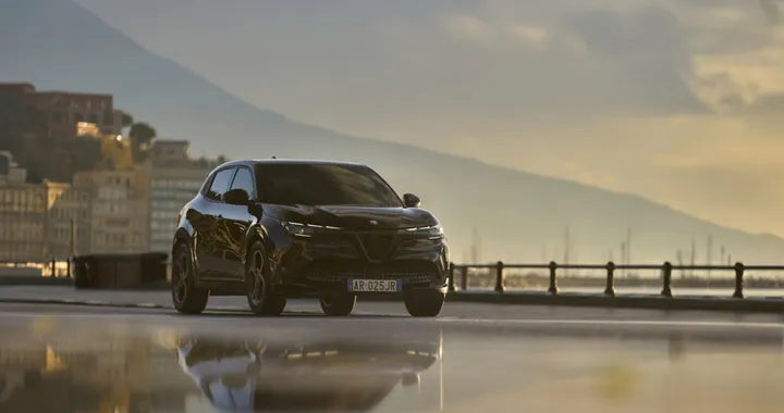 Alfa Romeo, crescita a doppia cifra a luglio 2025 grazie al successo della Junior