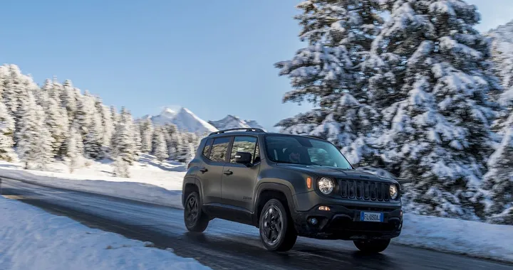 Jeep Renegade 2018: infotainment aggiornato e nuovi interni