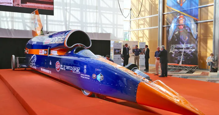Auto supersonica Bloodhound, test rinviati al 2019