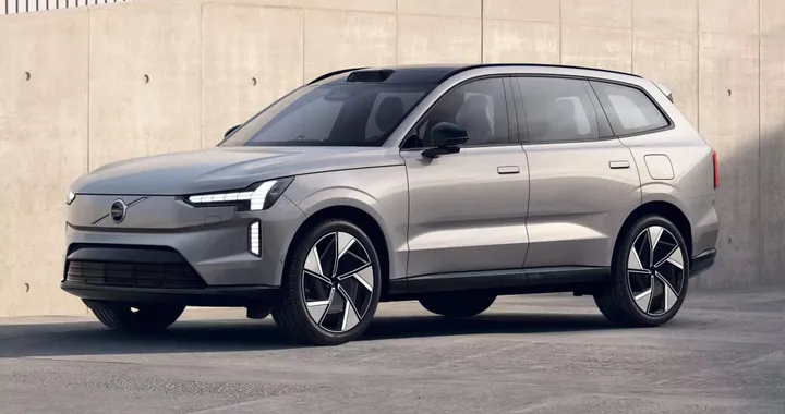 XC90 ibrida: ecco la soluzione di Volvo alternativa all'elettrica EX90