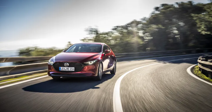 Mazda3 Skyactiv-X: prezzi e info del benzina che consuma quasi come un diesel