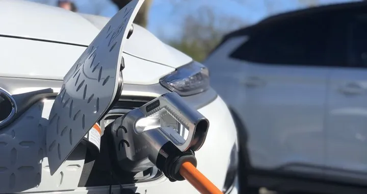 Auto elettriche: in Italia raddoppiate nel 2018, 28mila nuove colonnine entro il 2022
