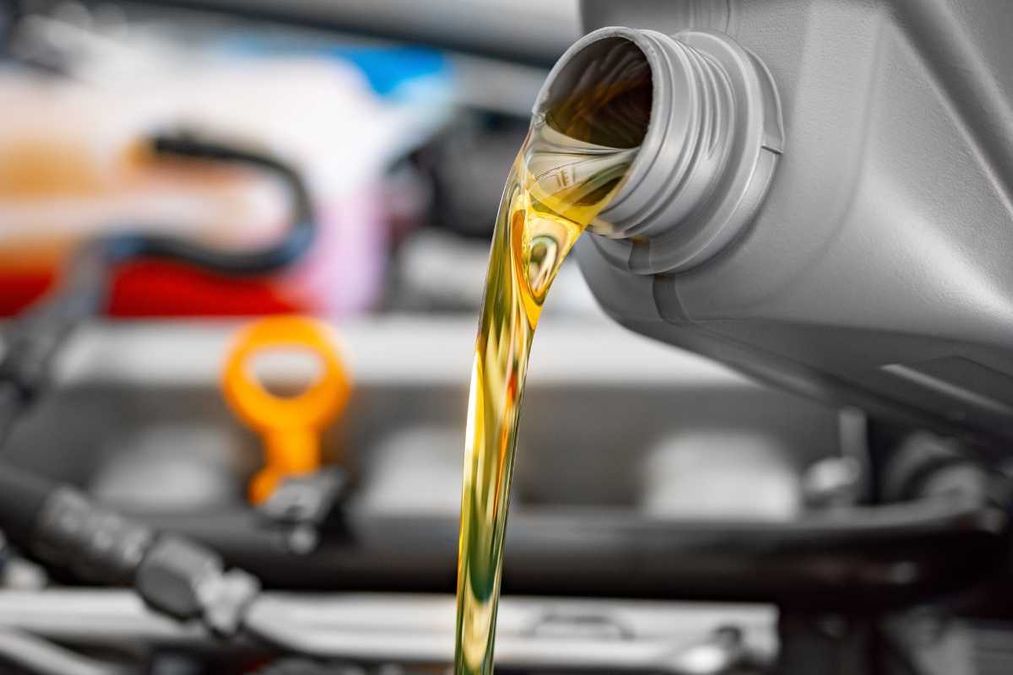 Anteprima: Carenza forniture olio motore, interessate anche Stellantis, Volkswagen e Toyota