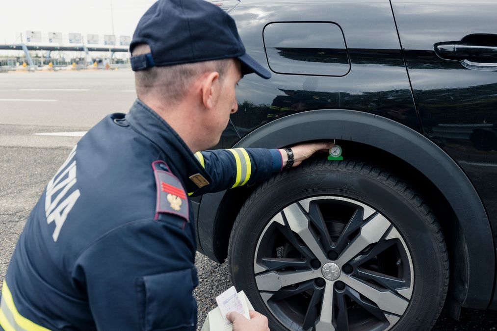 In Italia auto sempre più vecchie e meno sicure: 1 su 10 ha le gomme lisce