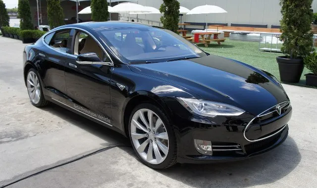 Tesla Model S: prime impressioni dai giornalisti