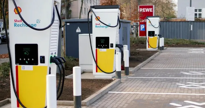 Shell testa i prezzi dinamici per le stazioni di ricarica rapida