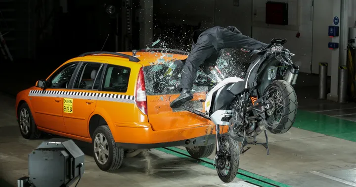 Bosch: chiamate di emergenza automatiche anche per le moto